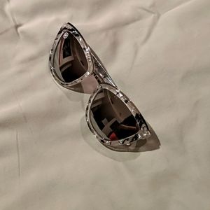 Cat-eye sunglasses